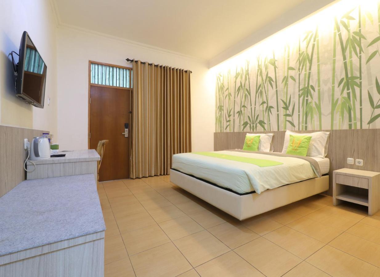 Hotel Huswah Airport Тангеранг Экстерьер фото