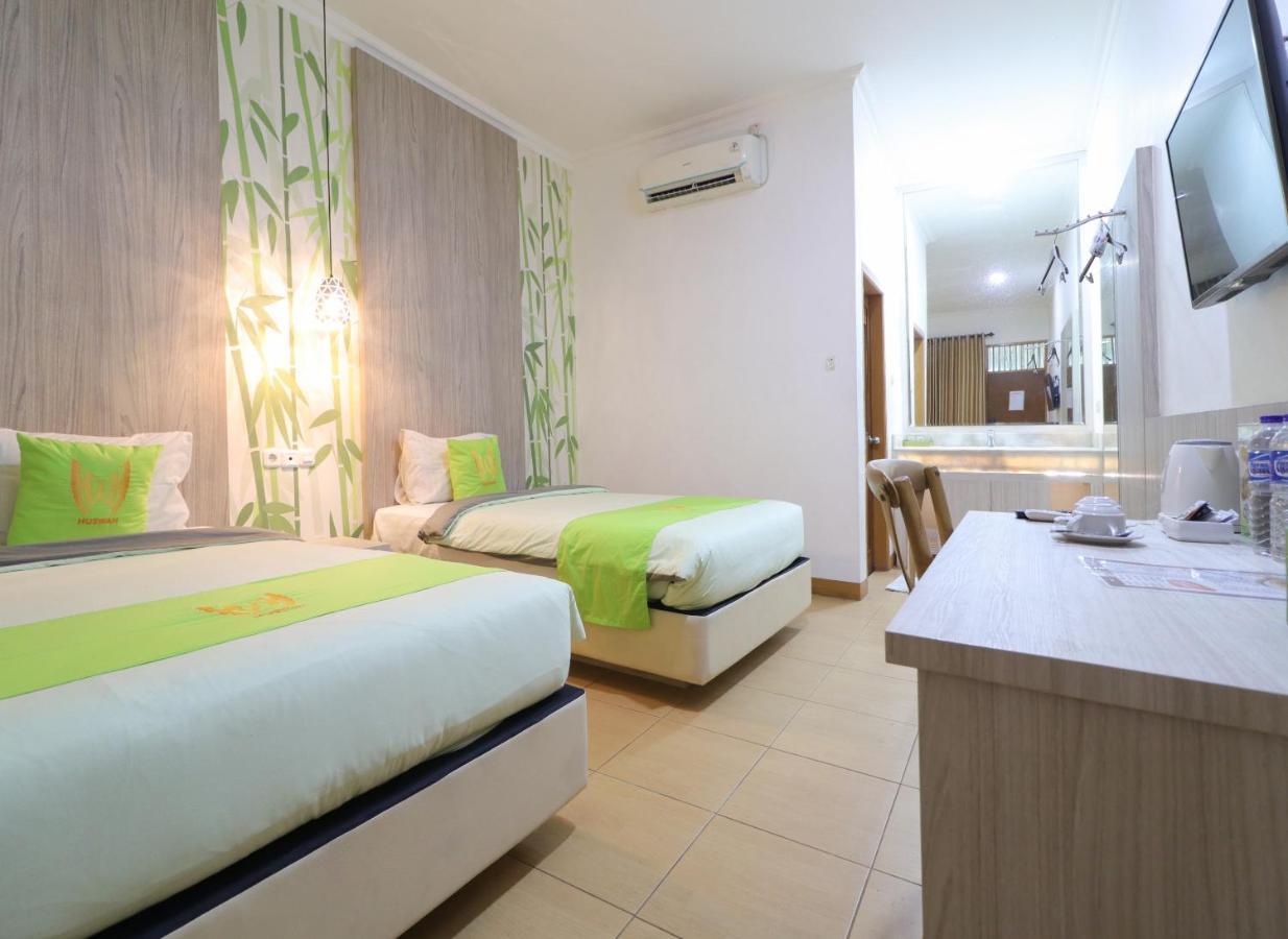 Hotel Huswah Airport Тангеранг Экстерьер фото